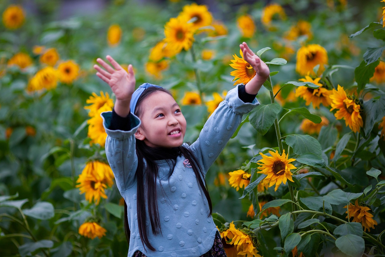 Child, girl, nature — The Ultimate Guide to Lightning Roulette Online